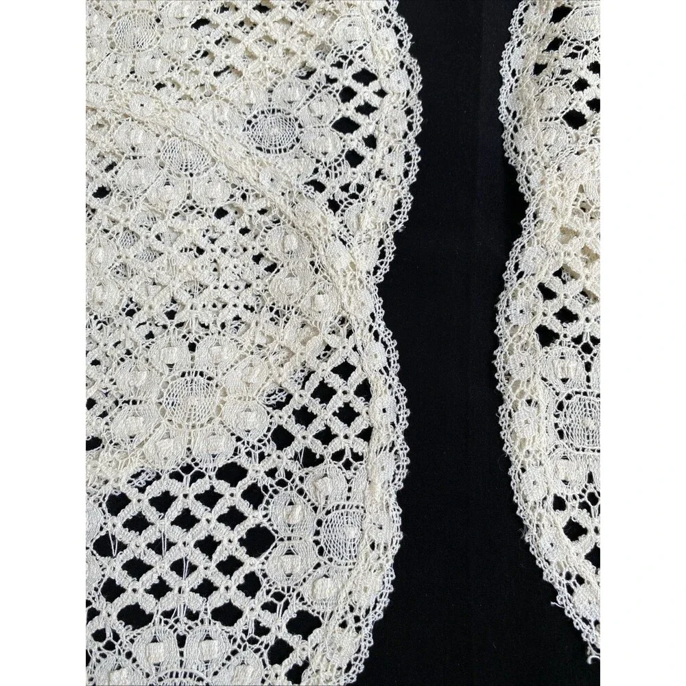 Ecru  6 pieces crocheted lace Oval 18” X 13” Placemats Mat Doilies Excellent